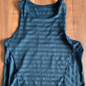 lulu emerald green top